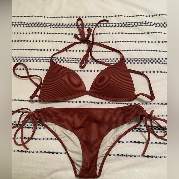 Victoria Secret PINK Push-up Ribbed Maroon Bikini Top & Hipster Cheeky Bottoms - Picture 3 of 10